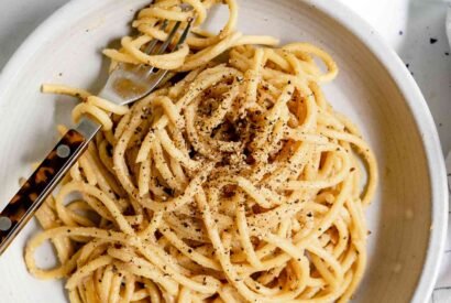 Thumbnail for Vegan Cacio e Pepe Recipe